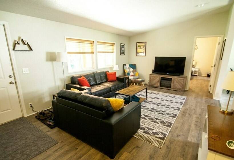 Little Woods Outpost