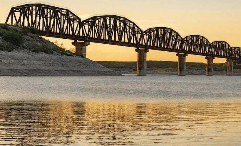 汽车旅馆  Champions Inn