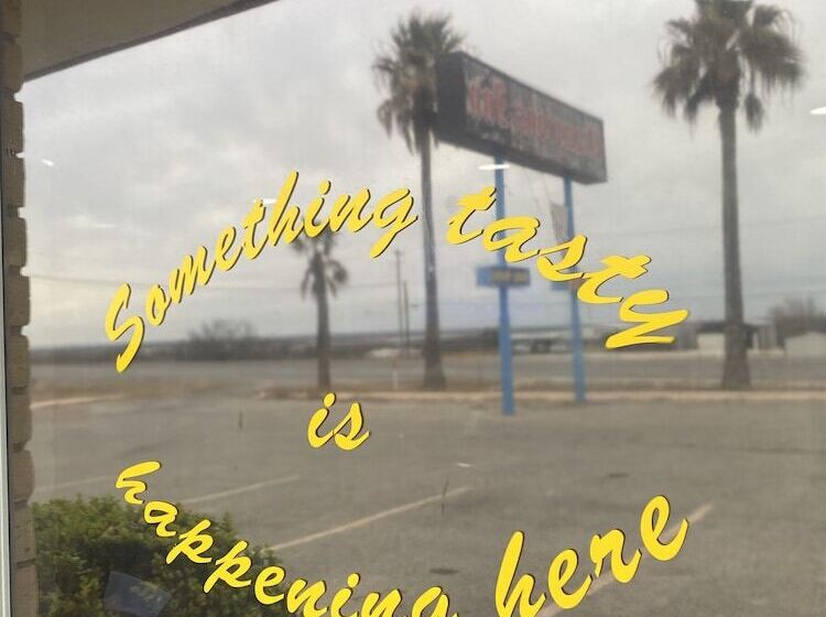 汽车旅馆  Champions Inn