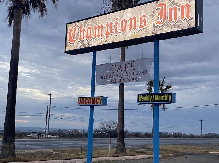 汽车旅馆  Champions Inn