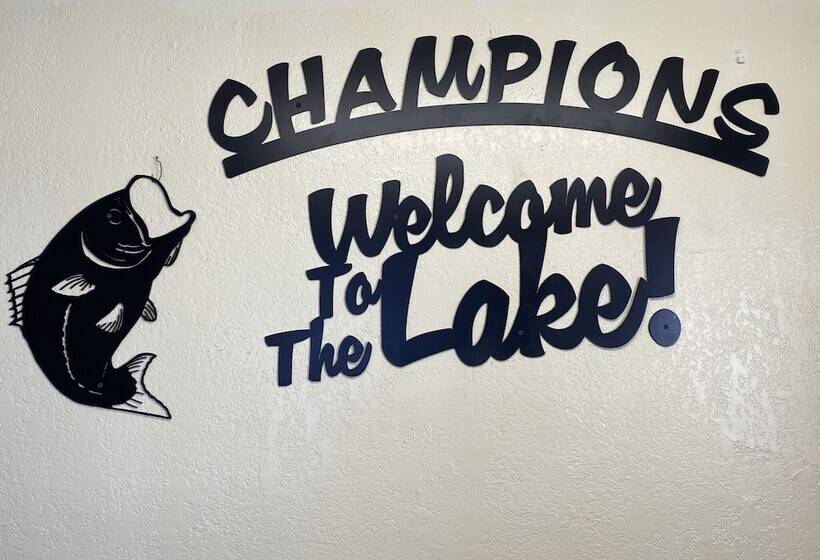 汽车旅馆  Champions Inn