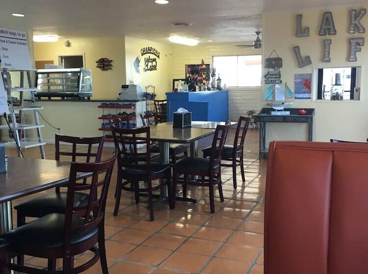 汽车旅馆  Champions Inn