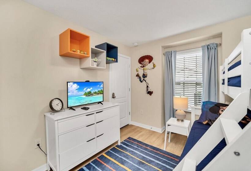 Private Conservation View With Theme Rooms And Beautiful Pool Area, Perfect For Families #5st4591