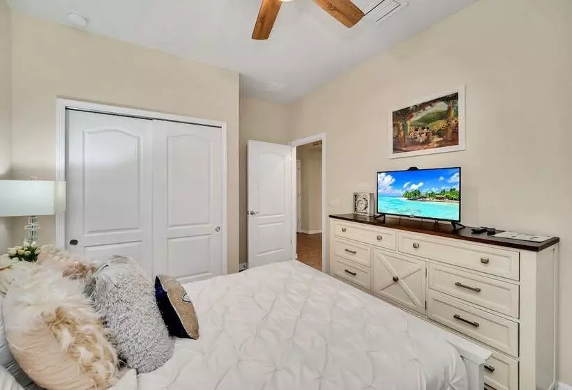 Private Conservation View With Theme Rooms And Beautiful Pool Area, Perfect For Families #5st4591