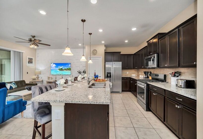 Private Conservation View With Theme Rooms And Beautiful Pool Area, Perfect For Families #5st4591