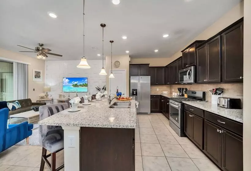 Private Conservation View With Theme Rooms And Beautiful Pool Area, Perfect For Families #5st4591