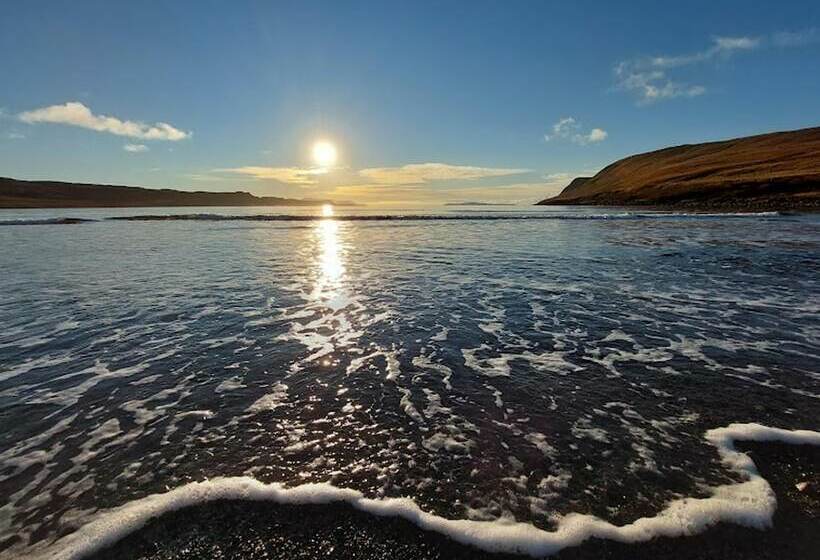 Beautiful Cabin On The Stunning Isle Of Skye, Scot