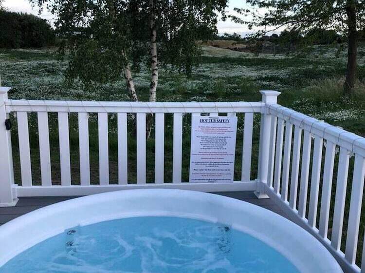 فندق Lovely 3 Bed Caravan With Hot Tub In Lincolnshire