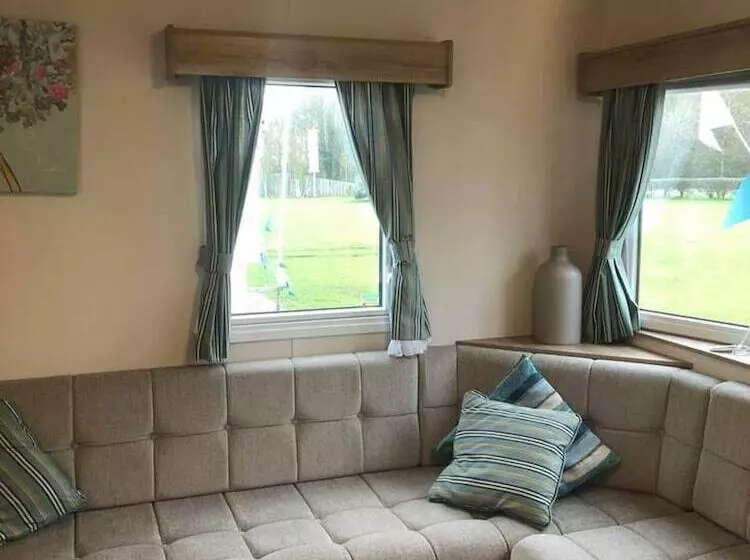 ホテル Lovely 3 Bed Caravan With Hot Tub In Lincolnshire