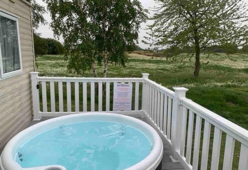 فندق Lovely 3 Bed Caravan With Hot Tub In Lincolnshire