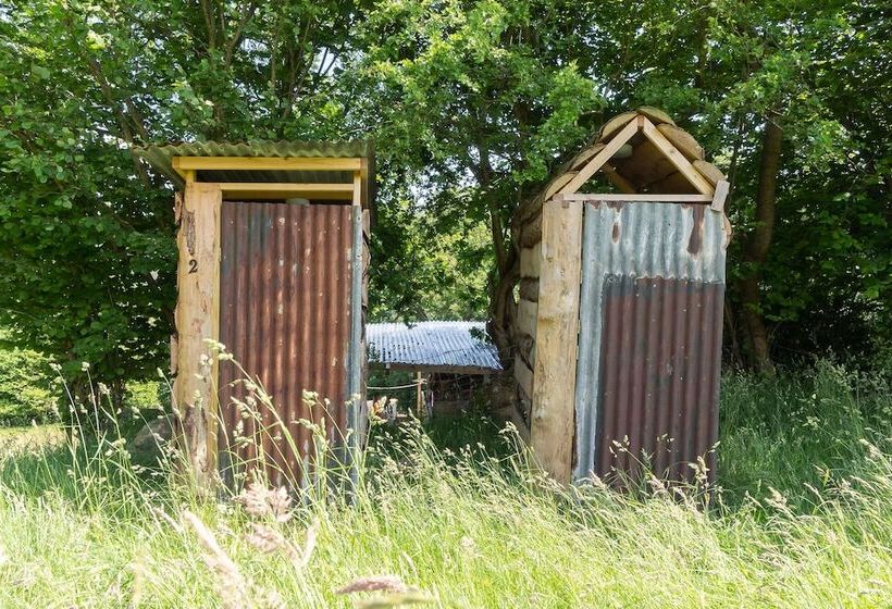 בית מלון כפרי 4 Large Bell Tents & Remote Wood Cabin Sleeps 16