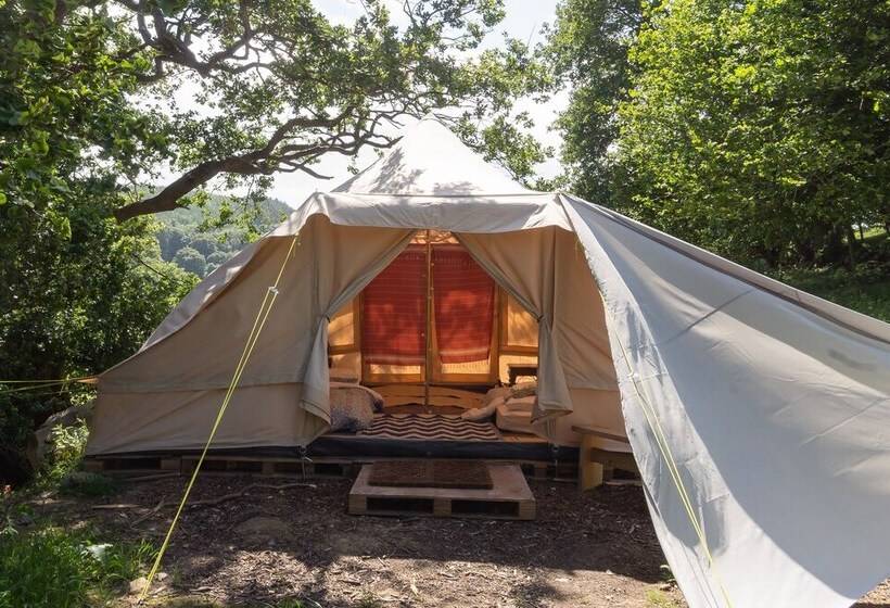 בית מלון כפרי 4 Large Bell Tents & Remote Wood Cabin Sleeps 16