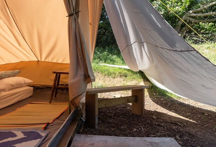 בית מלון כפרי 4 Large Bell Tents & Remote Wood Cabin Sleeps 16