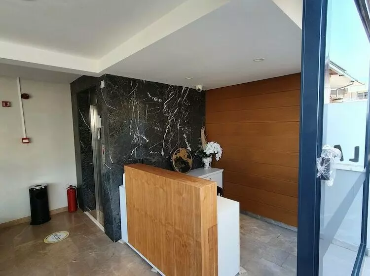 Lara Suite's Apart