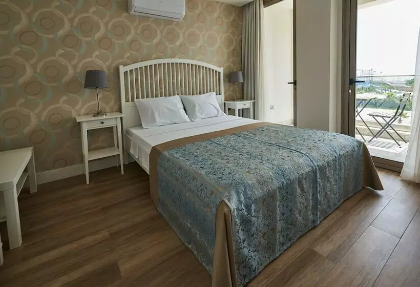 Lara Suite's Apart