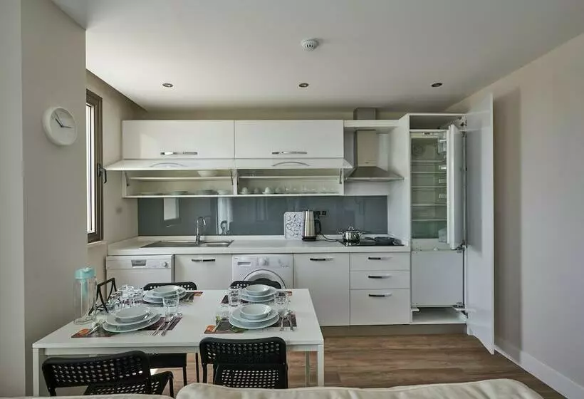 Lara Suite's Apart