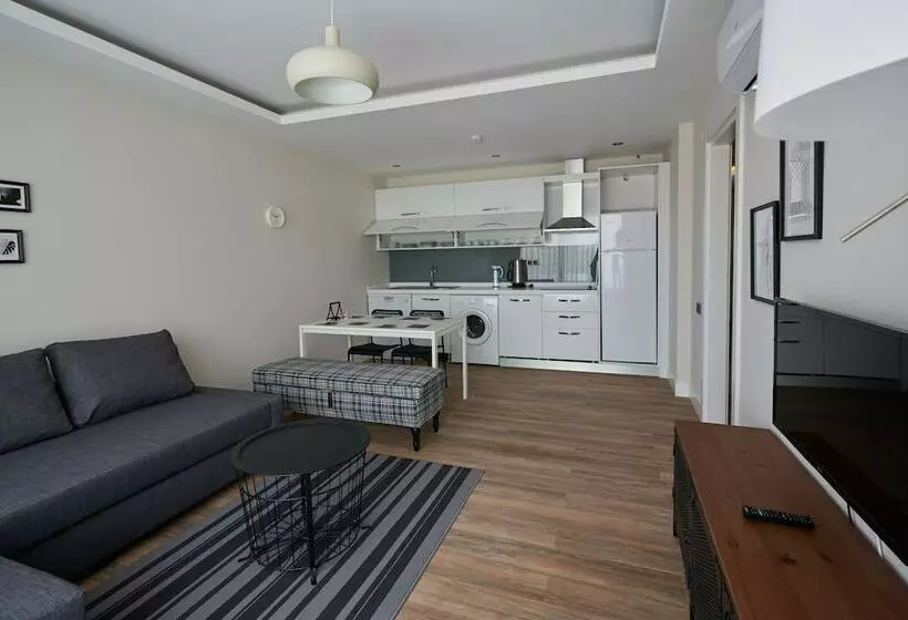 Lara Suite's Apart