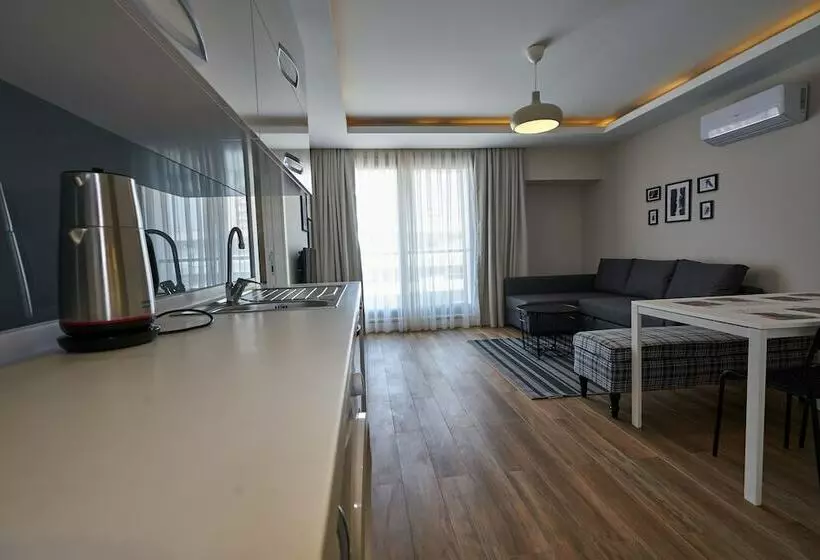 Lara Suite's Apart