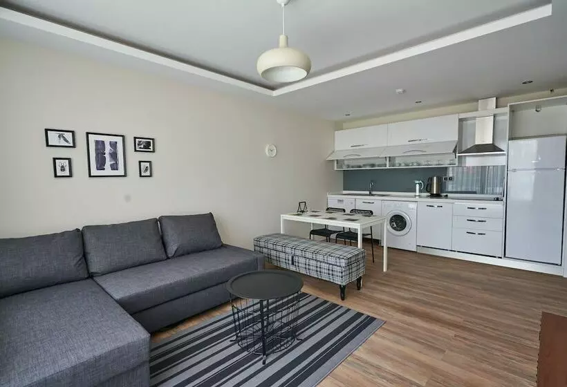 Lara Suite's Apart