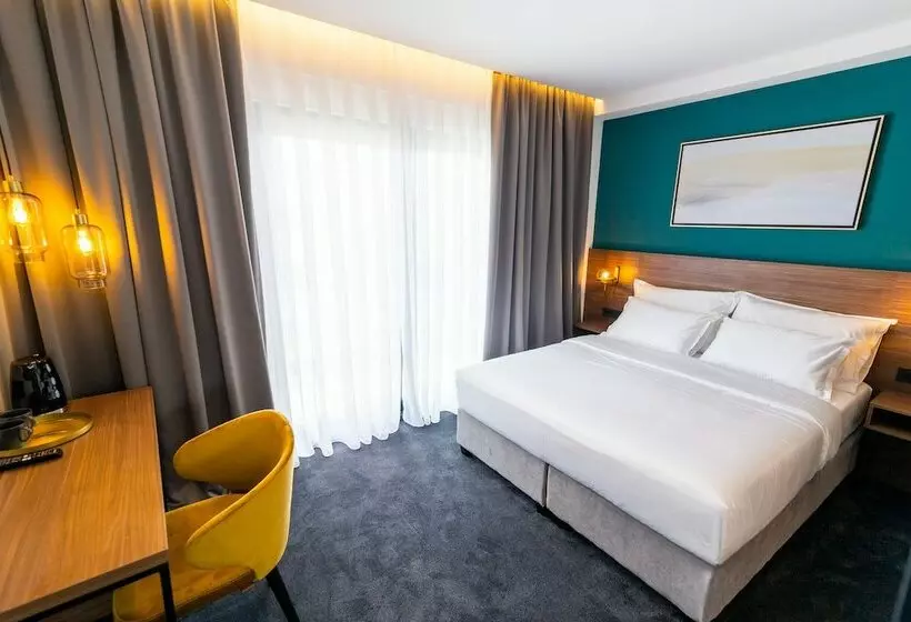 Majatalo Boutiques 76