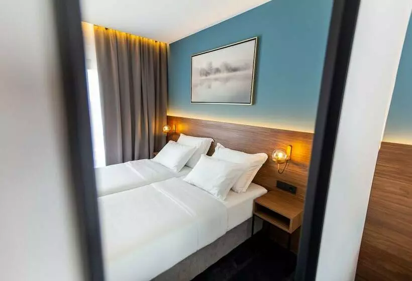 Majatalo Boutiques 76