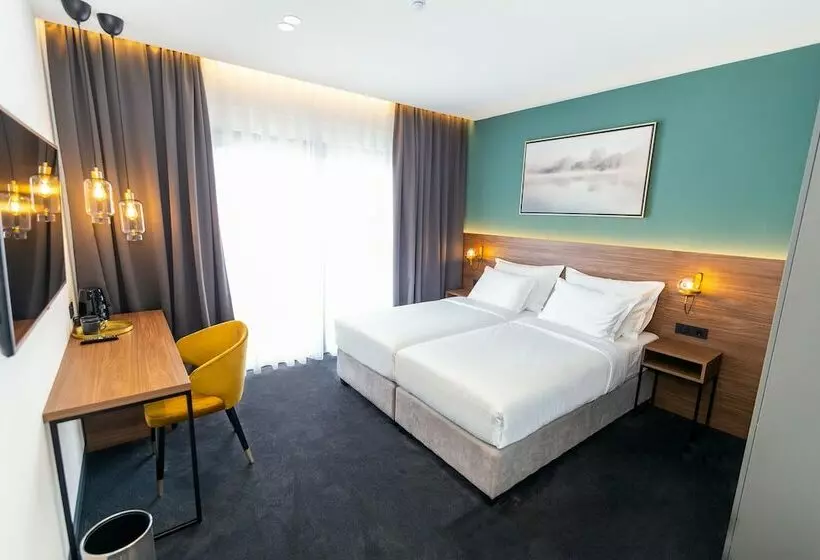 Majatalo Boutiques 76