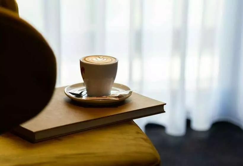 Majatalo Boutiques 76