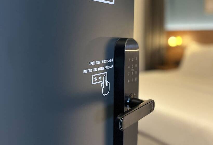 פנסיון Boutiques 76