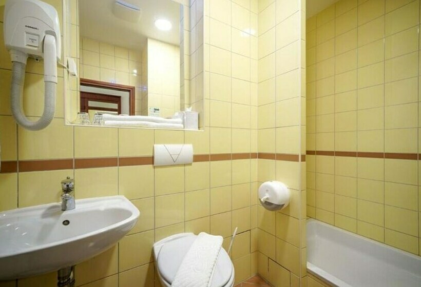 펜션 Convenient Park View Room With Breakfast Included