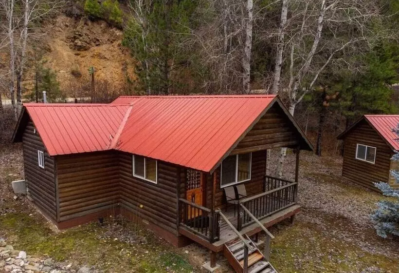 Southfork Lodge Cabin 2