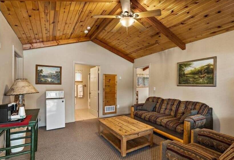 Southfork Lodge Cabin 2