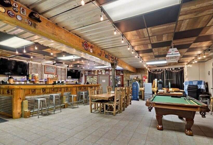 Southfork Lodge Cabin 2