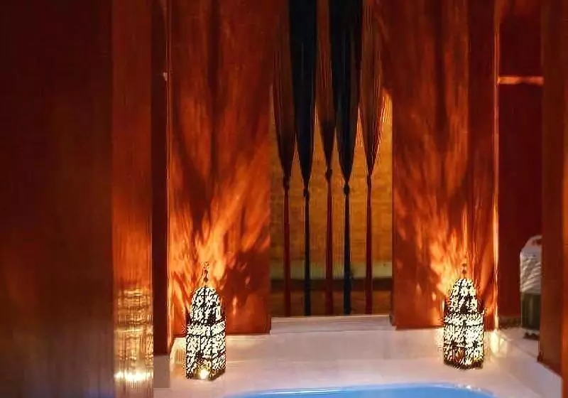 Arteaga Hostal & Banos Arabes Elvira