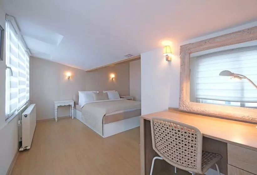 Cheya Gumussuyu Residence