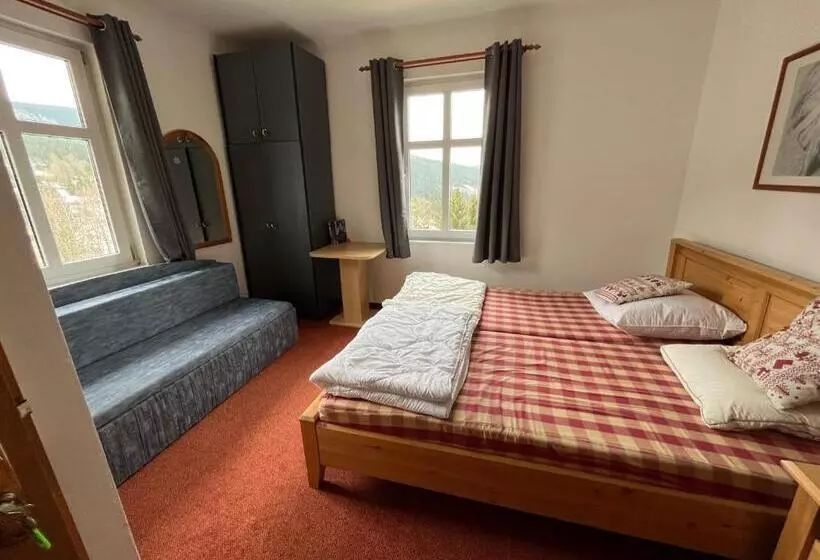 ホテル Astoria Inn