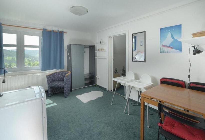 ホテル Astoria Inn