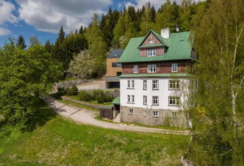 ホテル Astoria Inn