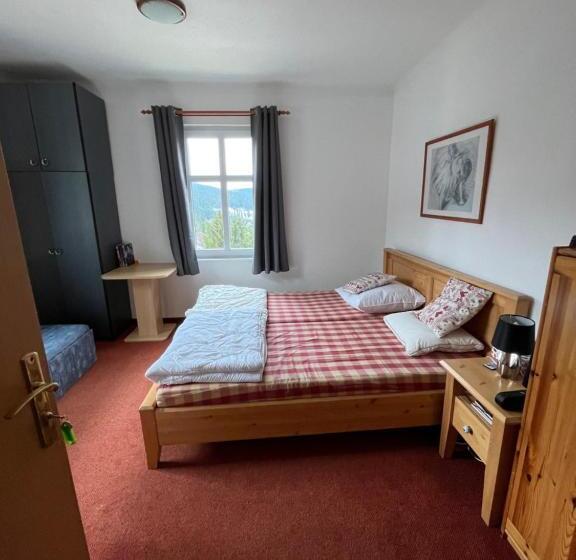 ホテル Astoria Inn