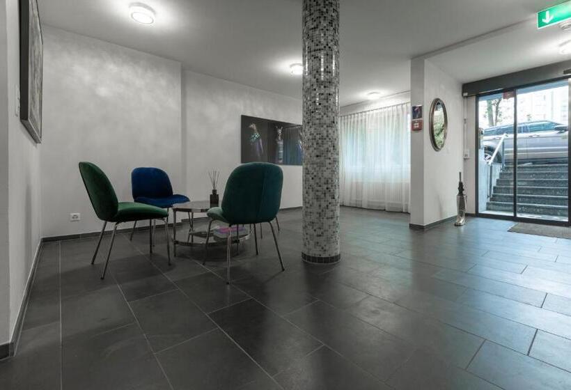 בית מלון כפרי Birsighof Basel City Center