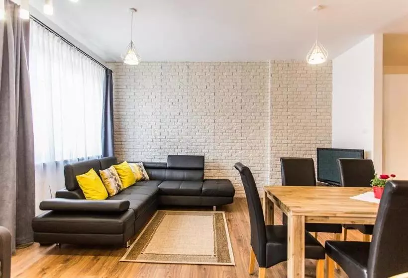 ホテル Fogra Travel Pokoje Goscinne