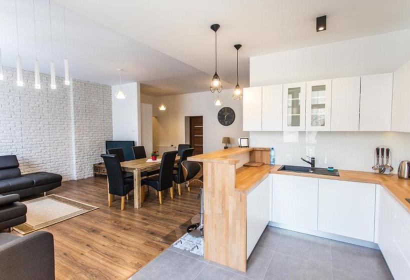 호텔 Fogra Travel Pokoje Goscinne