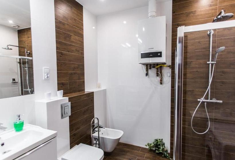 호텔 Fogra Travel Pokoje Goscinne