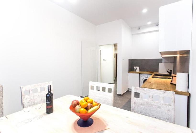 호텔 Fogra Travel Pokoje Goscinne