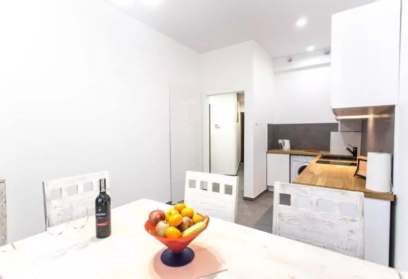 ホテル Fogra Travel Pokoje Goscinne