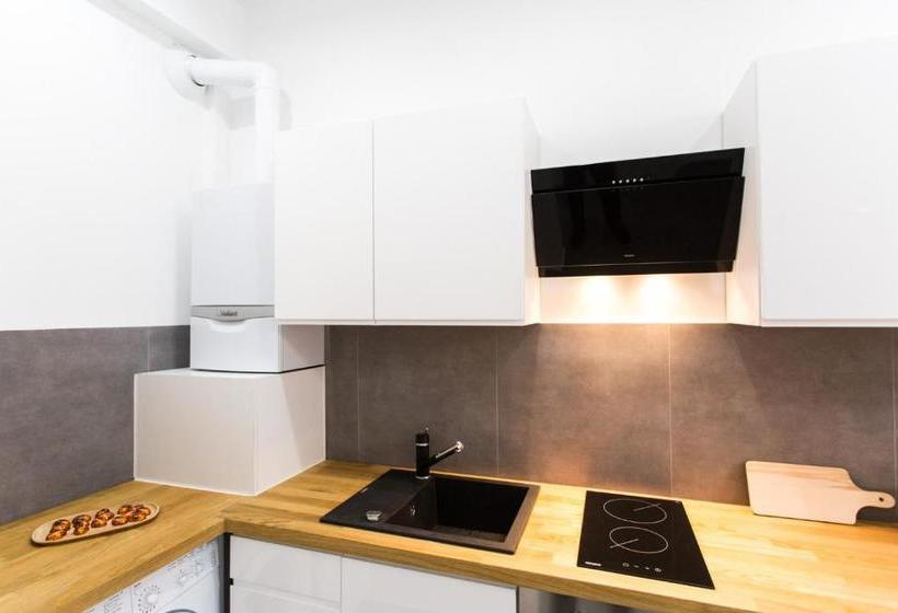 호텔 Fogra Travel Pokoje Goscinne