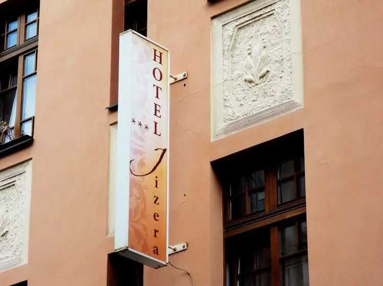 호텔 Jizera Karlovy Vary