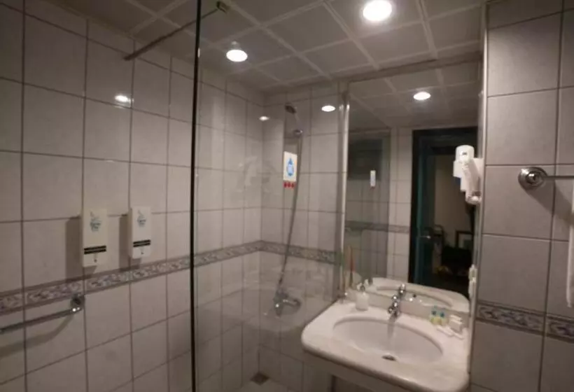 ホテル Kadıköy Rıhtım