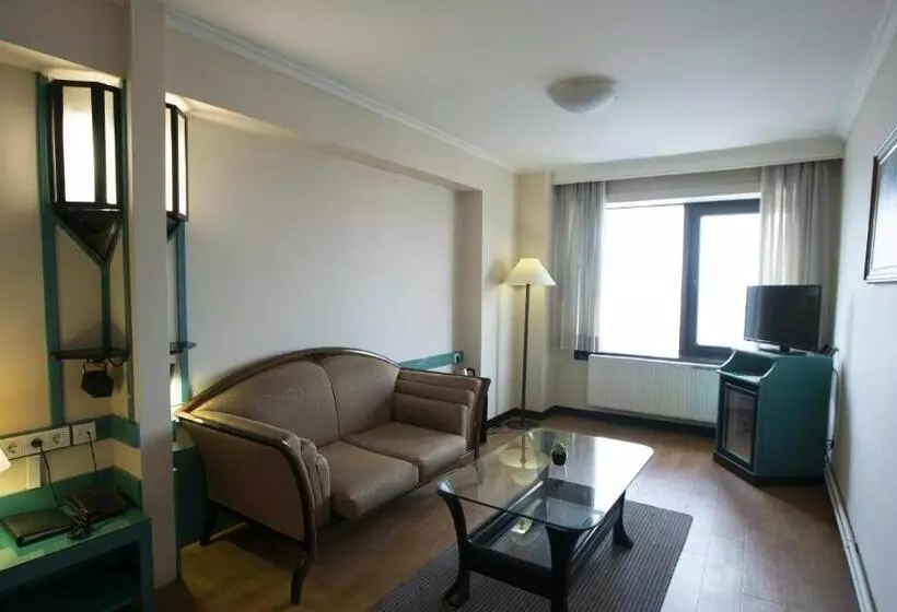 ホテル Kadıköy Rıhtım