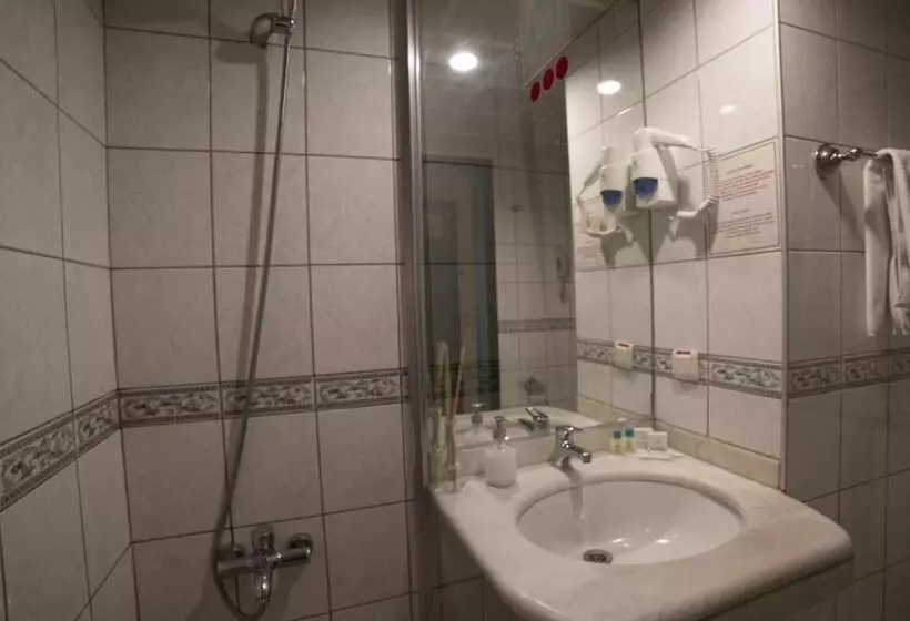 ホテル Kadıköy Rıhtım