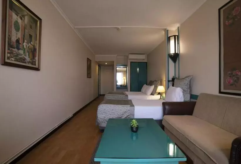 ホテル Kadıköy Rıhtım